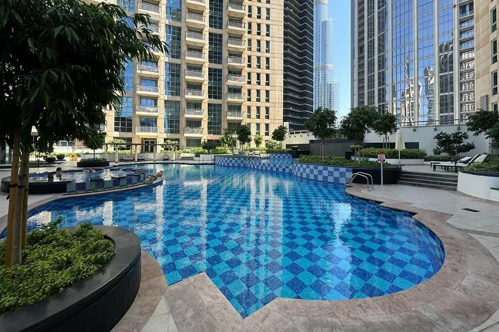 Iconic 1 Bed Apartment In The Heart Of Downtown Dubai